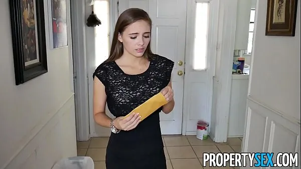 XXX PropertySex - Hot petite real estate agent makes hardcore sex video with client أنبوب ضخم