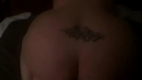 XXX tattoed housewife milf rides a strangers cock mega rør