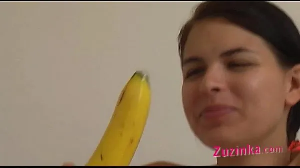 XXX How-to: Young brunette girl teaches using a banana mega cső