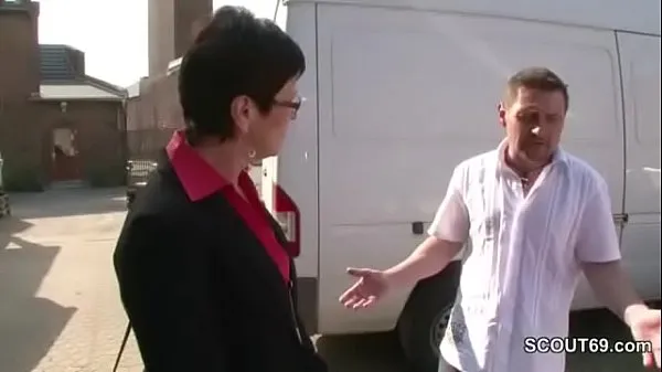 XXX German Short Hair Mature Bailiff Seduce to Fuck Outdoor on Car by Big Dick Client أنبوب ضخم