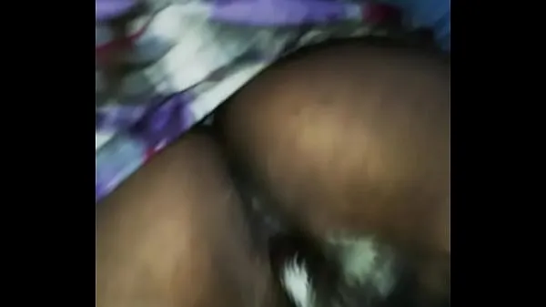 XXX a Tanzanian inserting a bottle into her vagina megarør
