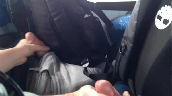 XXX jacking between males on the bus أنبوب ضخم