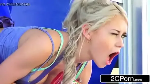 XXX hot blonde babe serving hot dogs and fucked same time 메가 튜브