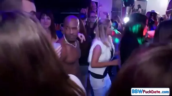 XXX Chubby Girls Sucking and Fucking at the Club μέγα σωλήνα