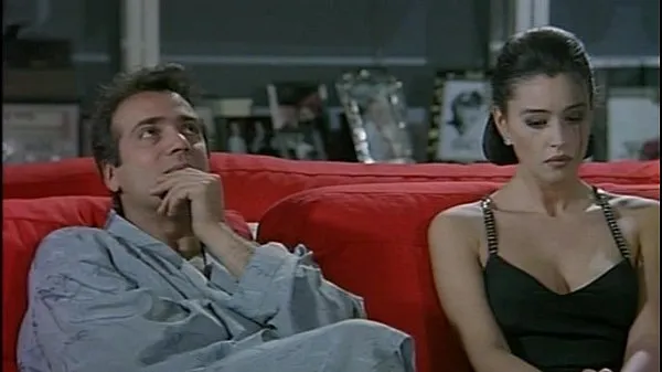 XXX Monica Belluci (Italian actress) in La riffa (1991 ống lớn