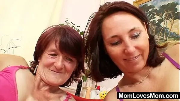 XXX Hairy toyed by busty mature lesbian μέγα σωλήνα