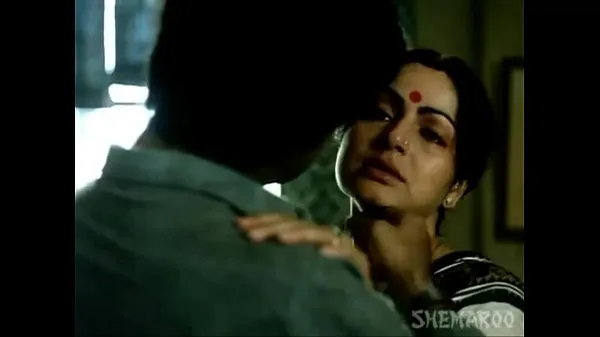 XXX Rakhee Love Making Scene - Paroma - Classic Hindi Movie (360p巨型管
