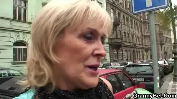 XXX Old granny prostitute takes it from behind mega cső