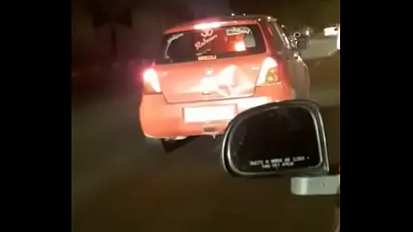 XXX desi sex in moving car in India أنبوب ضخم