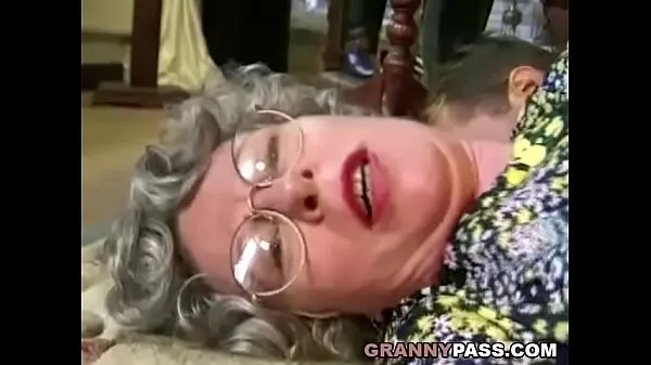 XXX German Granny Can't Wait To Fuck Young Delivery Guy mega trubica