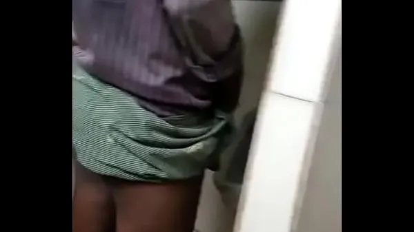 XXX pissing and holding cock of desi gay labour in lungi mega rør