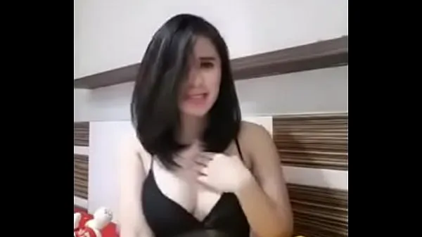 XXX Indonesian Bigo Live Shows off Smooth Tits أنبوب ضخم