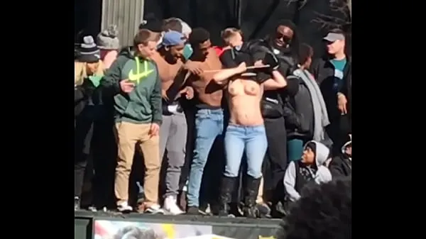 XXX White Girl Shaking Titties at Philadelphia Eagles Super Bowl Celebration Parade mega cev