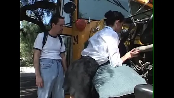 XXX Schoolbusdriver Girl get fuck for repair the bus - BJ-Fuck-Anal-Facial-Cumshot mega trubica