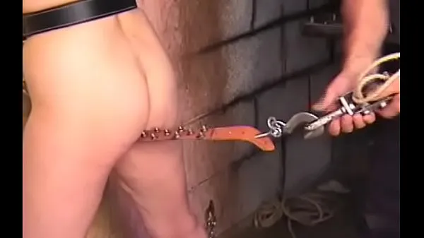 XXX Flaming naked spanking and amateur extreme bondage porn巨型管