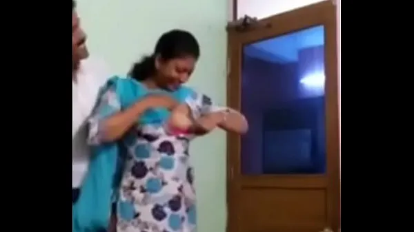 XXX Indian giving joy to his friend ống lớn