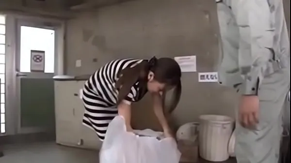 XXX Japanese girl fucked while taking out the trash megaputki