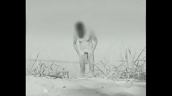 XXX Huge vintage cock at a German nude beach ống lớn