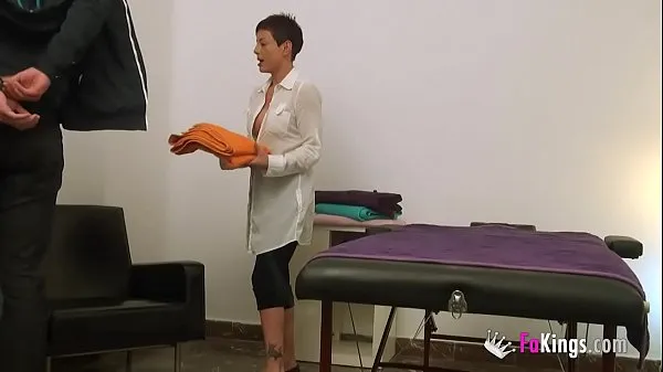 XXX My name's Lisa, 37yo masseuse, and I will film myself fucking a patient 메가 튜브