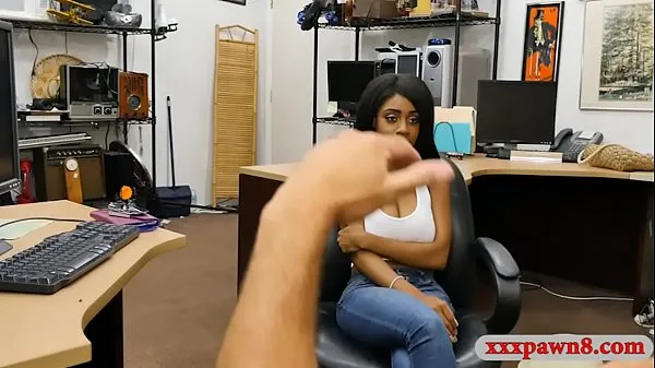 XXX Huge boobs ebony gives a BJ and nailed by pawnshop owner أنبوب ضخم