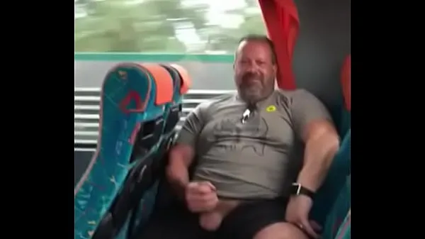 XXX FATTY SHOWING THE DICK ON THE BUS megarør
