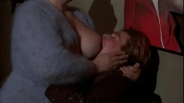 XXX Horny busty milf getting her tits sucked by teen boy巨型管