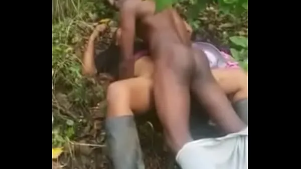 XXX Local fuck in the bush after work أنبوب ضخم