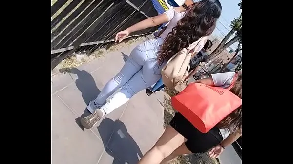 XXX Rich ass of a college girl from Los Olivos in tight jean 메가 튜브