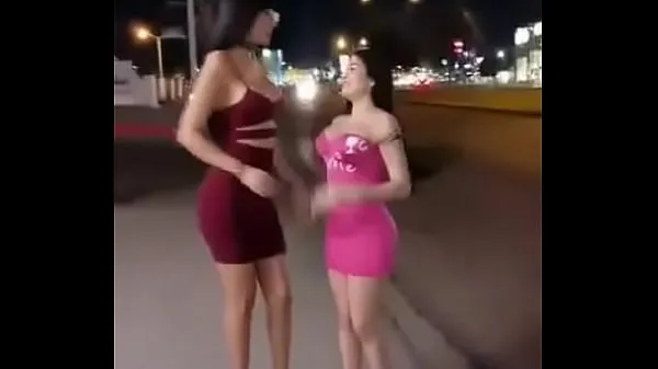 XXX Two whores get naked in public mega rør