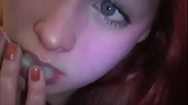 XXX Married redhead playing with cum in her mouth أنبوب ضخم