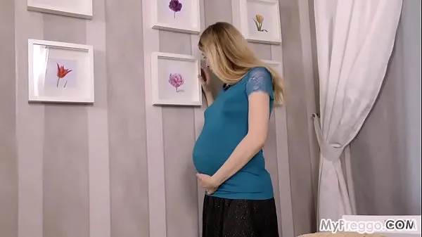 XXX 34-Week Pregnant Anetta Fingers Her Hot Clit أنبوب ضخم