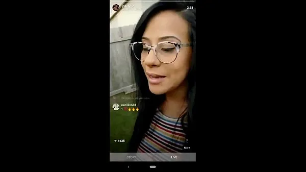 XXX Husband surpirses IG influencer wife while she's live. Cums on her face หลอดเมกะ