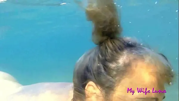XXX This Italian MILF wants cock at the beach in front of everyone and she sucks and gets fucked while underwater หลอดเมกะ