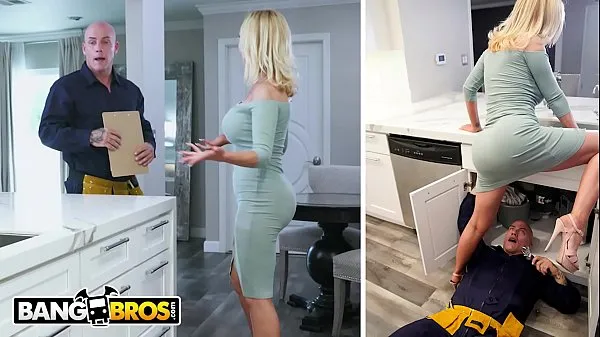 XXX BANGBROS - Nikki Benz Gets Her Pipes Fixed By Plumber Derrick Pierce ống lớn