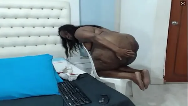 XXX Slutty Colombian webcam hoe munches on her own panties during pee show 메가 튜브