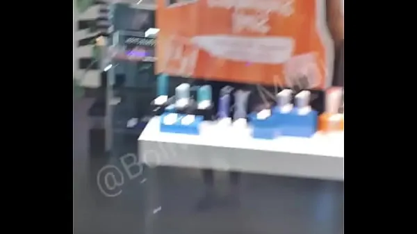 XXX No panties at the mall doing squirts μέγα σωλήνα