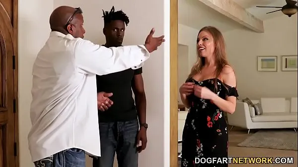 XXX Married Britney Amber Offers Anal Sex And DP For New Black Neighbor 메가 튜브