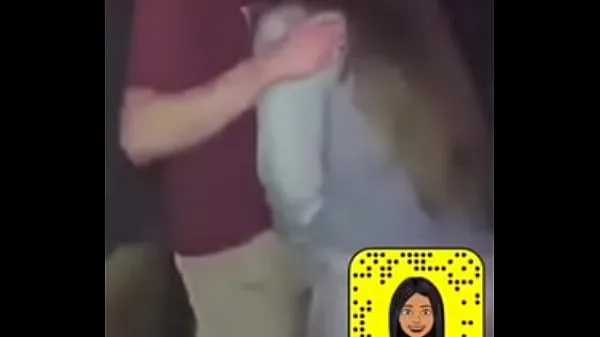 XXX Arab girl sucks in nightclub megarør