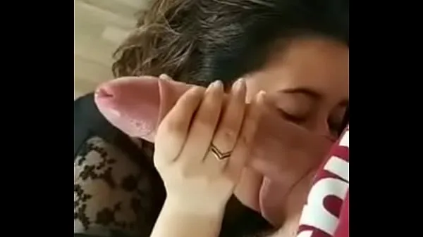 XXX Amateur girl sucks his balls and his huge cock ống lớn