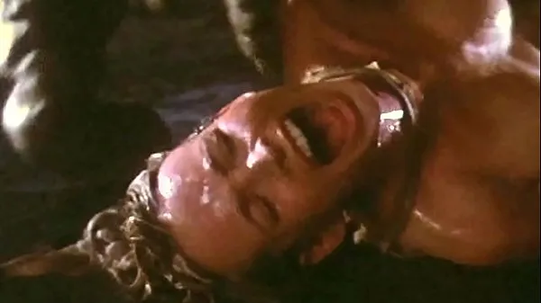 XXX Worm Sex Scene From The Movie Galaxy Of Terror : The giant worm loved and impregnated the female officer of the spaceship megarør