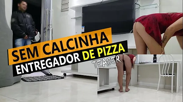 XXX Cristina Almeida receiving pizza delivery in mini skirt and without panties in quarantine मेगा ट्यूब