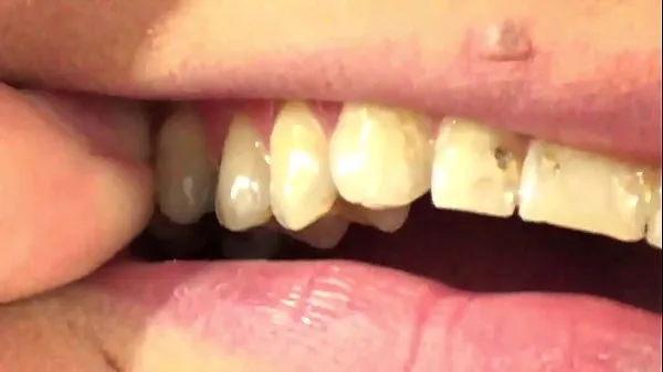 XXX Mouth Vore Close Up Of Fifi Foxx Eating Gummy Bears mega cső