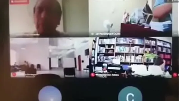 XXX LAWYER FORGETS TO TURN OFF HIS CAMERA AT THE FULL WORK VIA ZOOM أنبوب ضخم