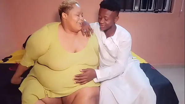 XXX AfricanChikito Fat Juicy Pussy opens up like a GEYSER mega trubice