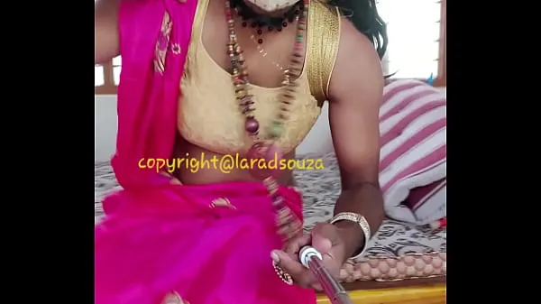 XXX Indian crossdresser Lara D'Souza sexy video in saree 2 أنبوب ضخم