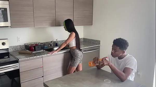 XXX lil d's gf walked in on him cheating was only she wasn't invited ống lớn
