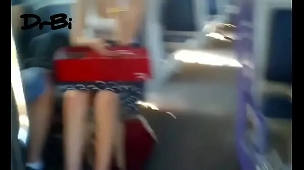 XXX Downblouse in train ống lớn