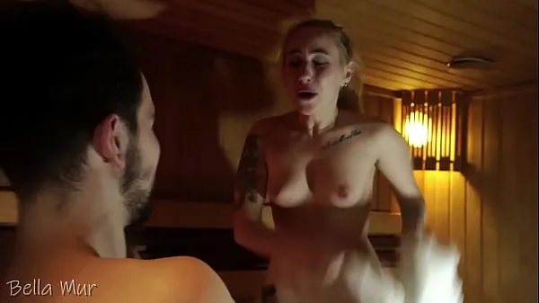 XXX Curvy hottie fucking a stranger in a public sauna μέγα σωλήνα