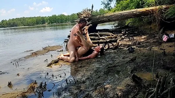 XXX Thick ass MILF creampied fucking in the mud mega trubice
