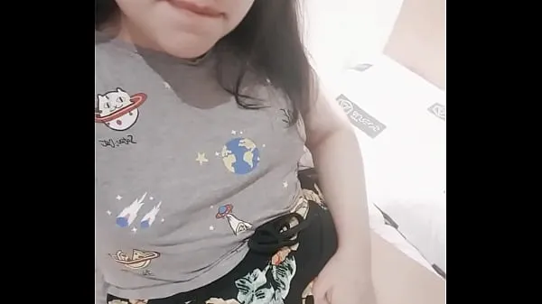 XXX Cute petite girl records a video masturbating - Hana Lily mega trubice